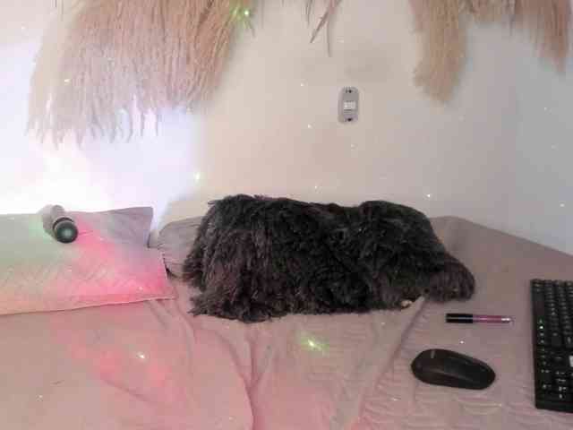 EMMAAA-STOONEE webcam