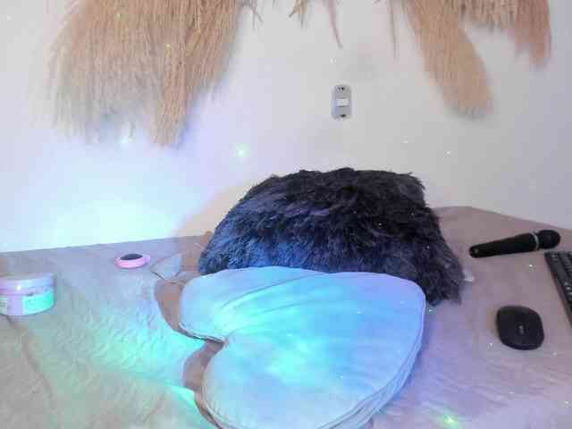 EMMAAA-STOONEE webcam