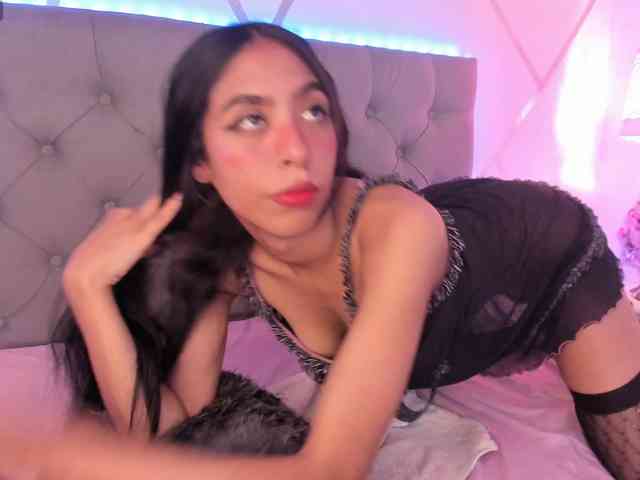 EMMAAA-STOONEE webcam