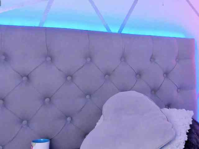 EMMAAA-STOONEE webcam
