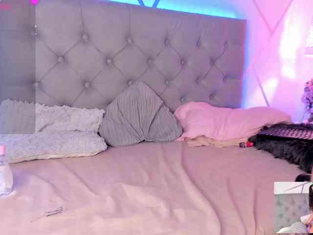 EMMAAA-STOONEE webcam