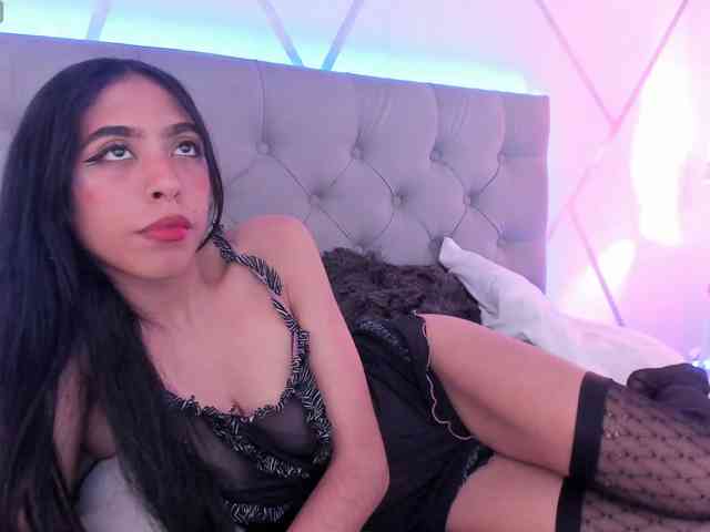 EMMAAA-STOONEE webcam
