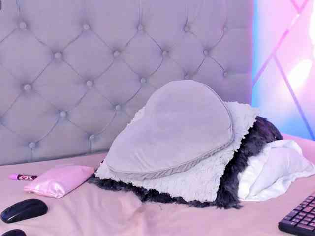 EMMAAA-STOONEE webcam