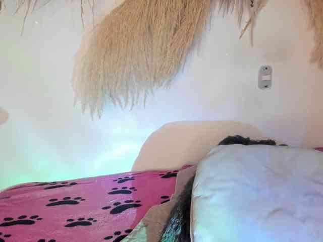 EMMAAA-STOONEE webcam