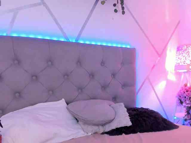 EMMAAA-STOONEE webcam