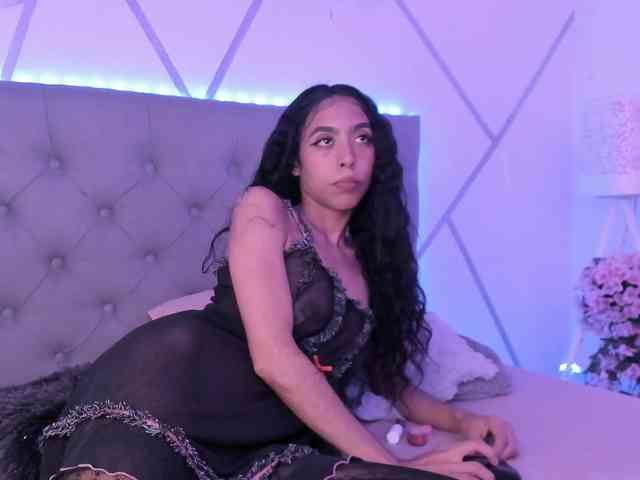 EMMAAA-STOONEE webcam