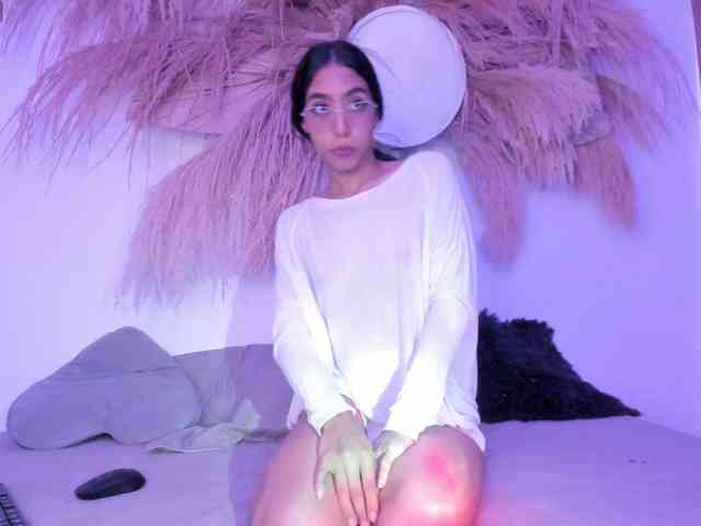 EMMAAA-STOONEE