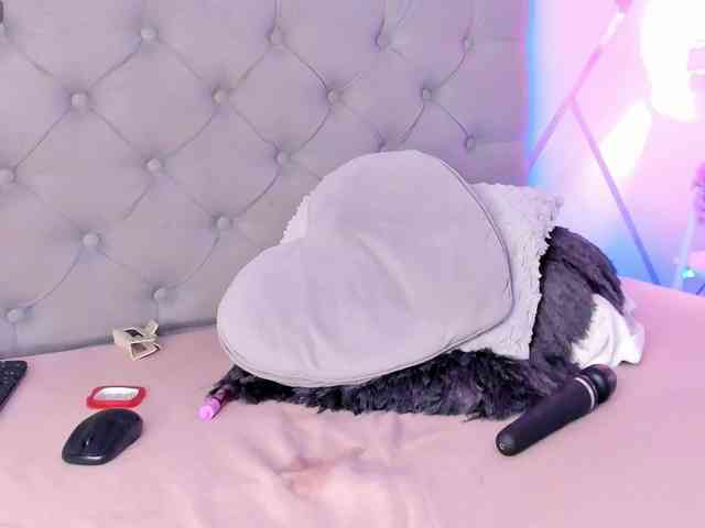 EMMAAA-STOONEE webcam