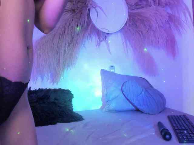 EMMAAA-STOONEE webcam