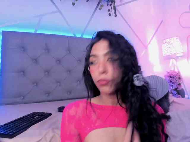 EMMAAA-STOONEE webcam
