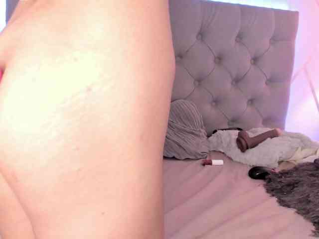 EMMAAA-STOONEE webcam