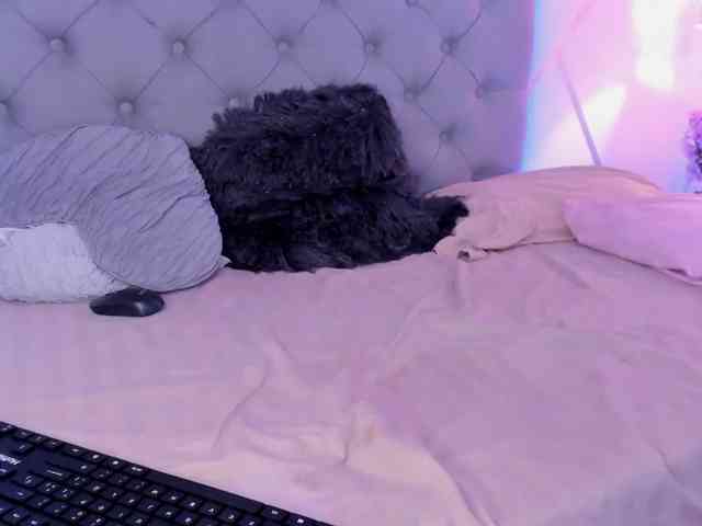 EMMAAA-STOONEE webcam