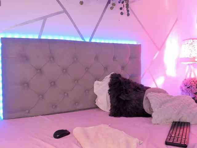 EMMAAA-STOONEE webcam
