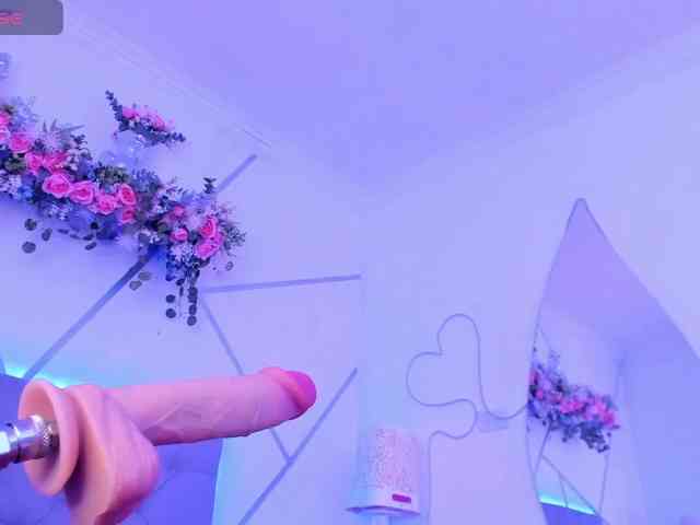 EMMAAA-STOONEE webcam