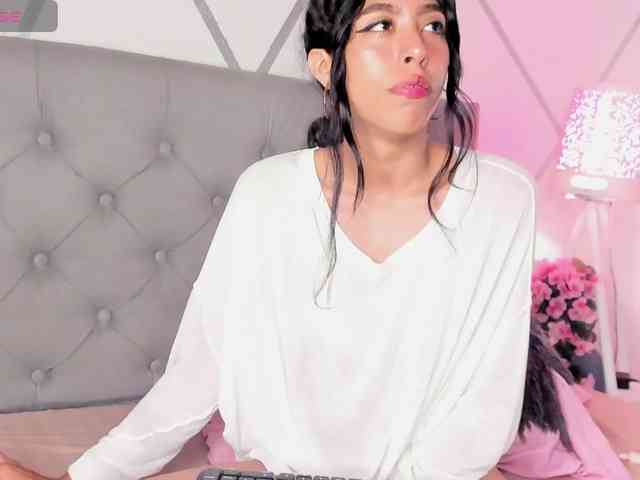 EMMAAA-STOONEE
