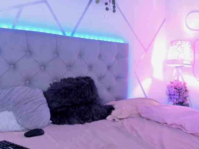 EMMAAA-STOONEE webcam