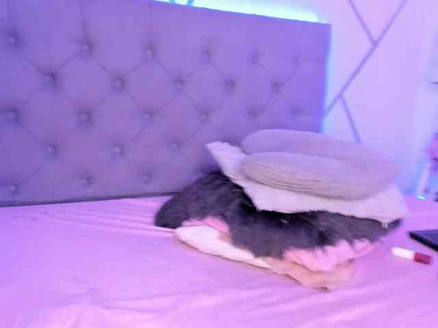 EMMAAA-STOONEE webcam