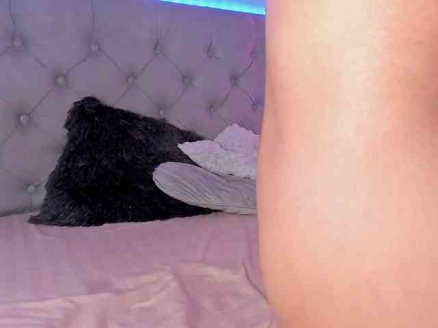 EMMAAA-STOONEE webcam