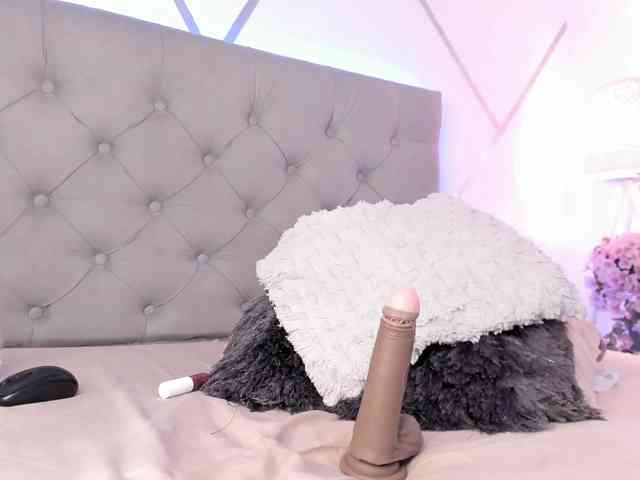 EMMAAA-STOONEE webcam