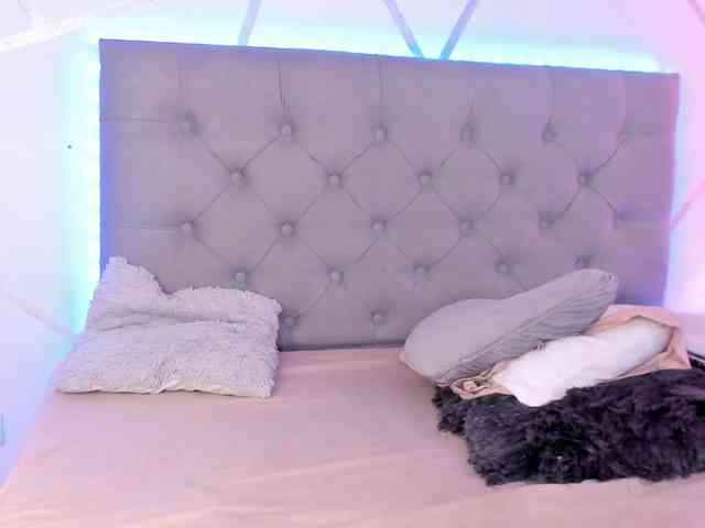 EMMAAA-STOONEE webcam