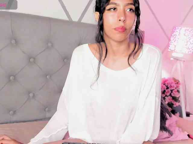 EMMAAA-STOONEE webcam