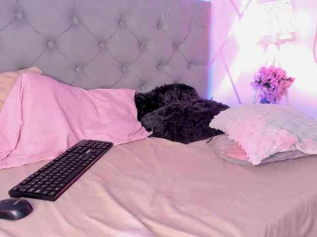 EMMAAA-STOONEE webcam