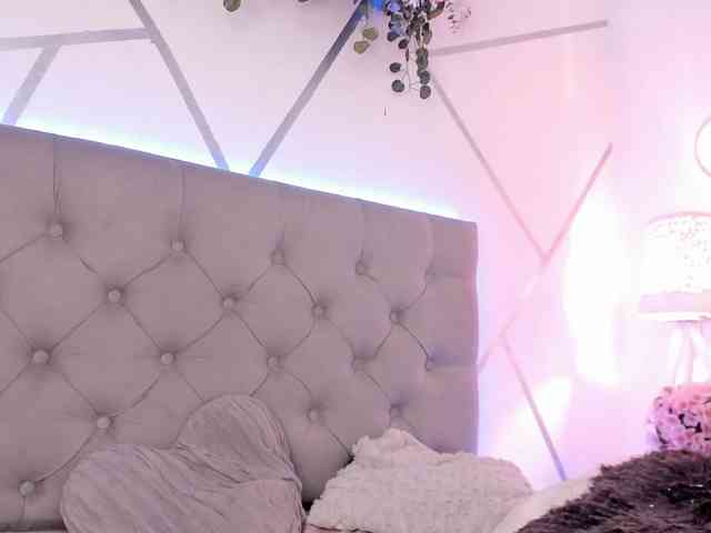 EMMAAA-STOONEE webcam