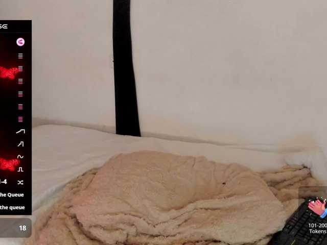 moon77's BongaCams show and profile