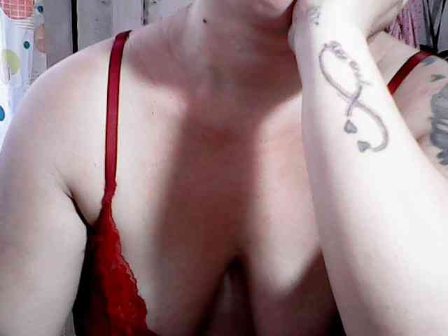lovelyrub18x webcam