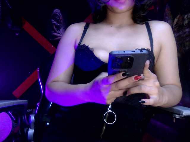 Darkd0ll — live female cam