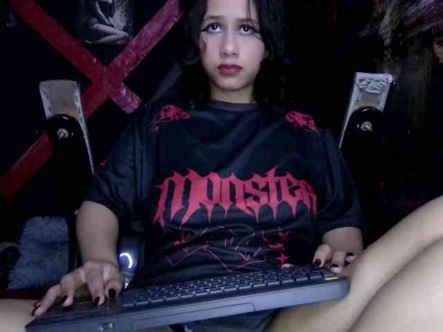 Darkd0ll webcam