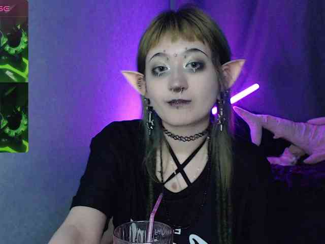 Trish-Taylor webcam