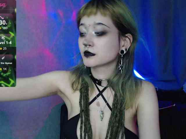 Trish-Taylor webcam