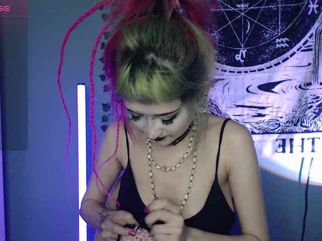 Trish-Taylor webcam