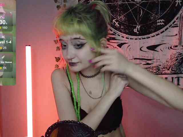 Trish-Taylor webcam