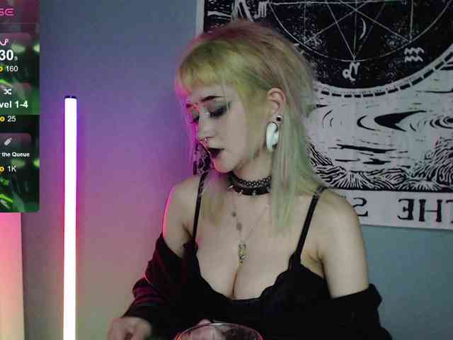 Trish-Taylor webcam