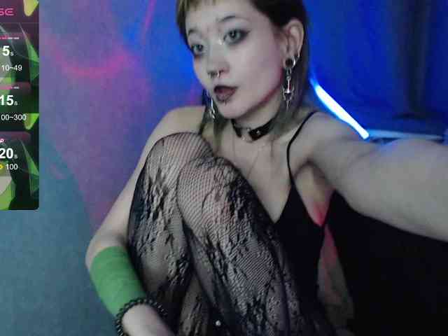 Trish-Taylor webcam