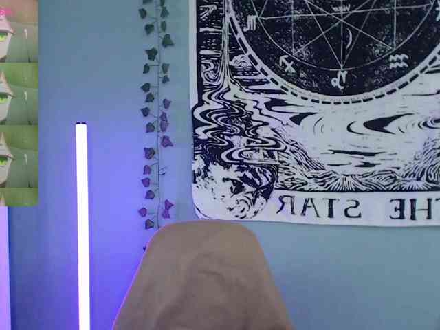 Trish-Taylor webcam