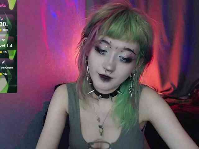 Trish-Taylor webcam