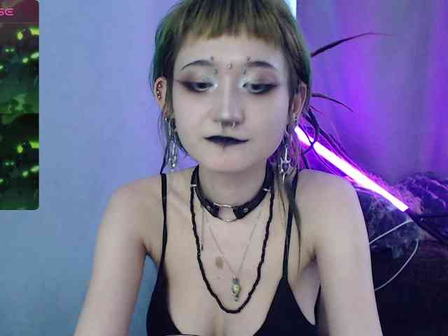 Trish-Taylor webcam