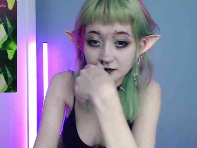 Trish-Taylor webcam