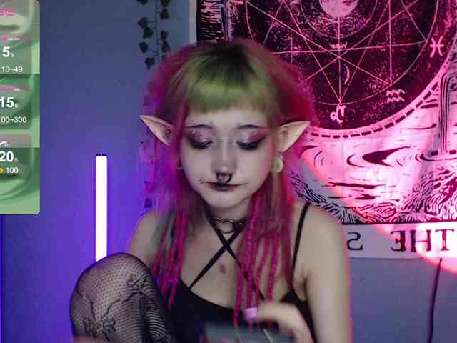 Trish-Taylor webcam