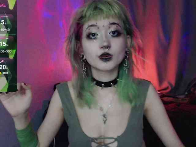 Trish-Taylor webcam
