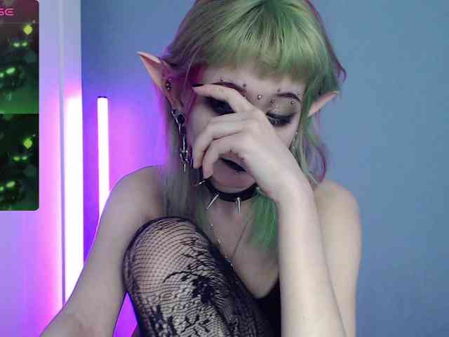 Trish-Taylor webcam