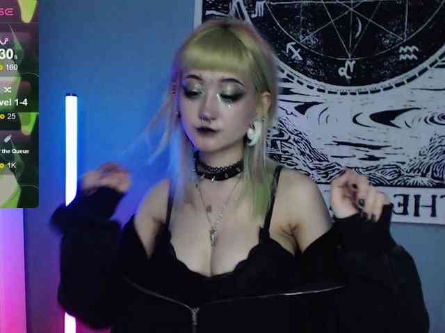 Trish-Taylor webcam