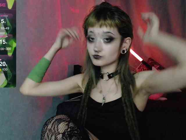 Trish-Taylor webcam