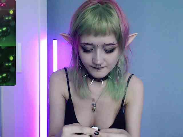 Trish-Taylor webcam