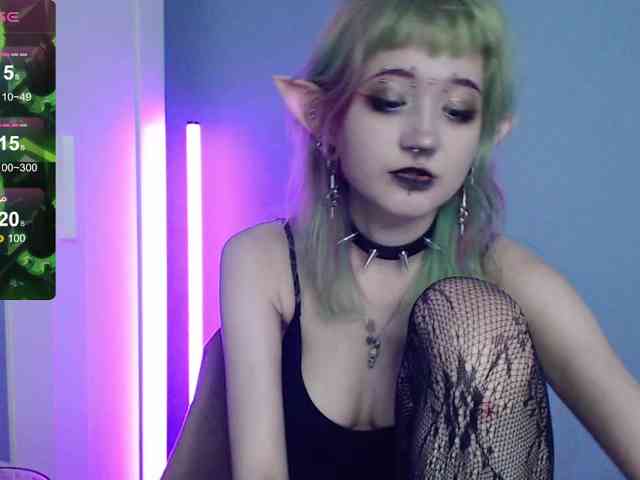 Trish-Taylor webcam