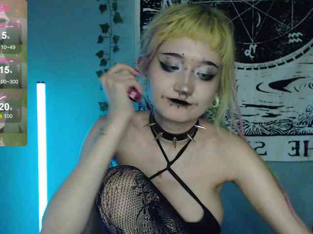 Trish-Taylor webcam