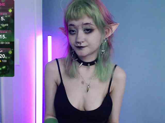 Trish-Taylor webcam